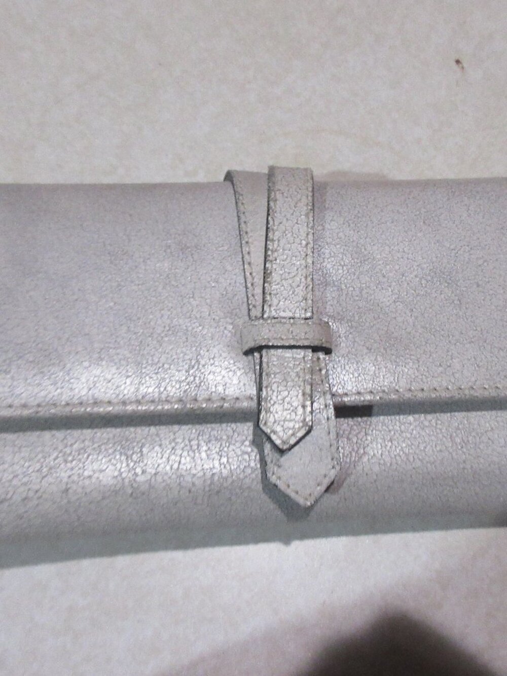 Nina Bossi  pearl oyster Leather Bifold Wallet | Classic Clutch new